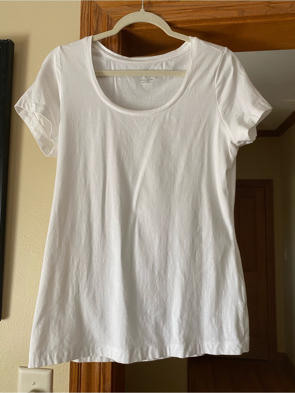 Lands' End White Scoop Neck Short Sleeve Tee size M